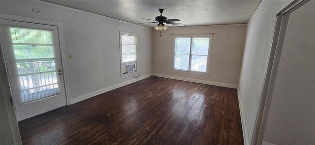Foto del edificio - 920 E 37th St