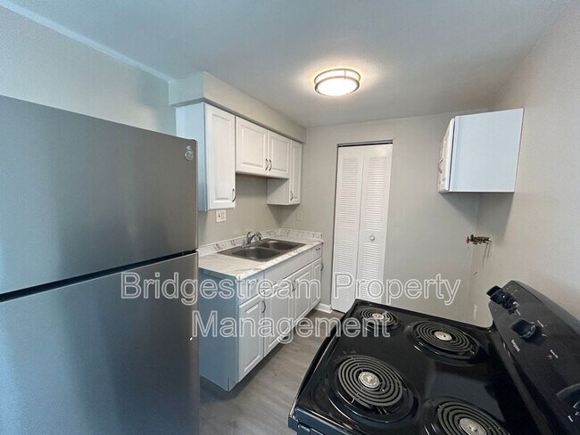 Building Photo - 2605 Revere Ave