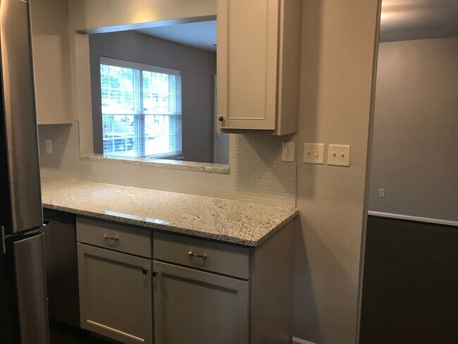 Building Photo - 2036 Montreat Cir