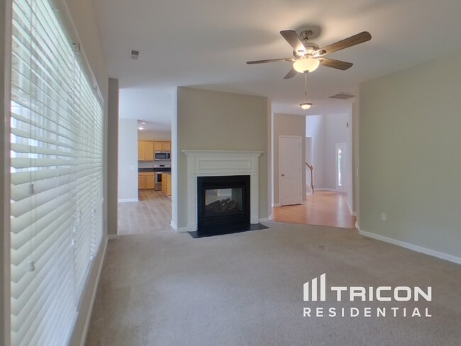 Foto del edificio - 324 Archway Ct