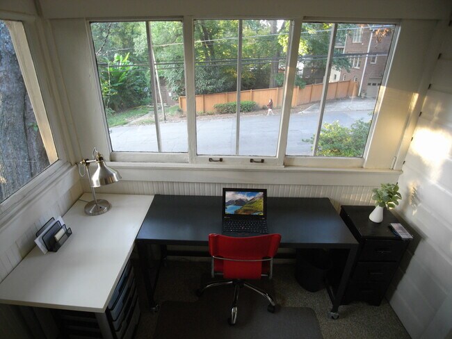 Foto del edificio - 1197 Stillwood Dr NE