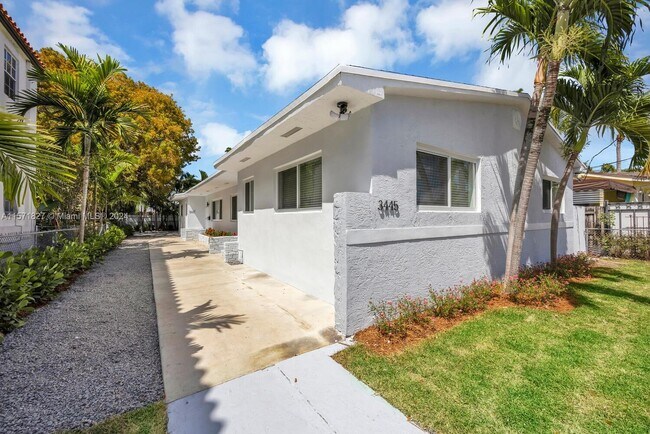 Foto del edificio - 3445 SW 23rd Terrace