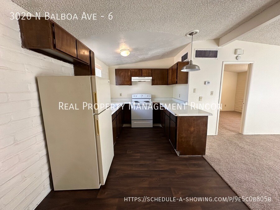 Primary Photo - 3020 N Balboa Ave