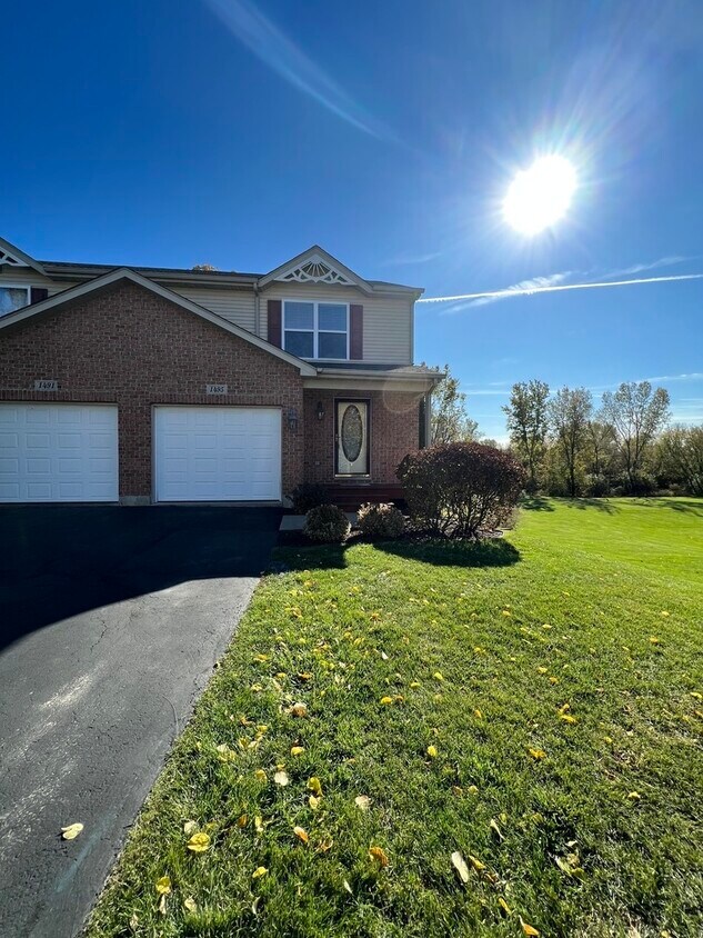 1495 Rhett Pl, Woodstock, IL 60098 Townhome Rentals in Woodstock IL