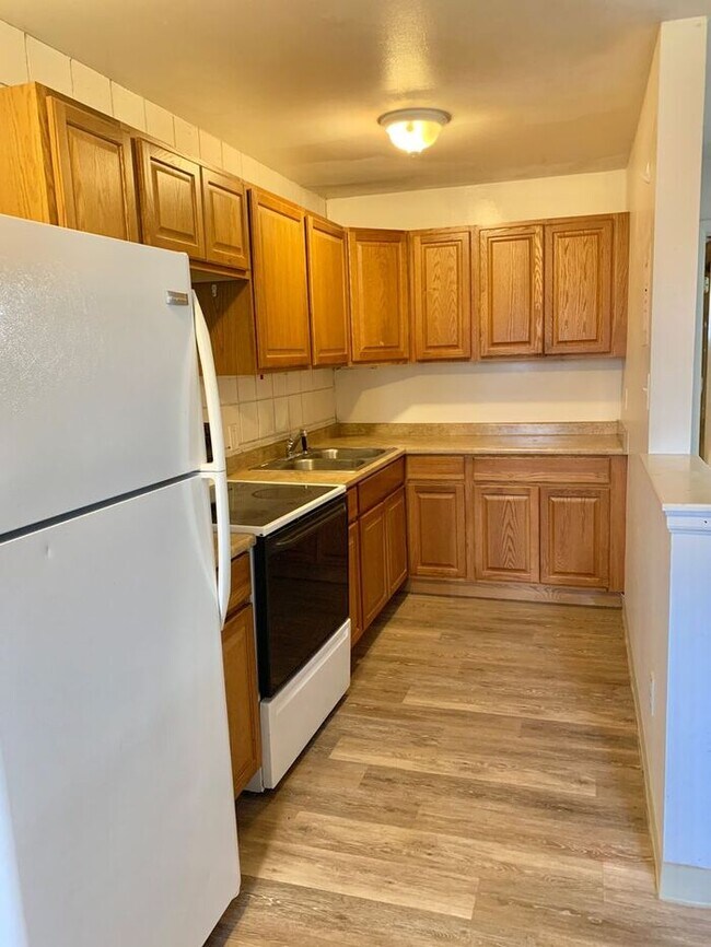 Foto del edificio - 1 Bed/1 Bath in Fort Collins. Across From City Park!!