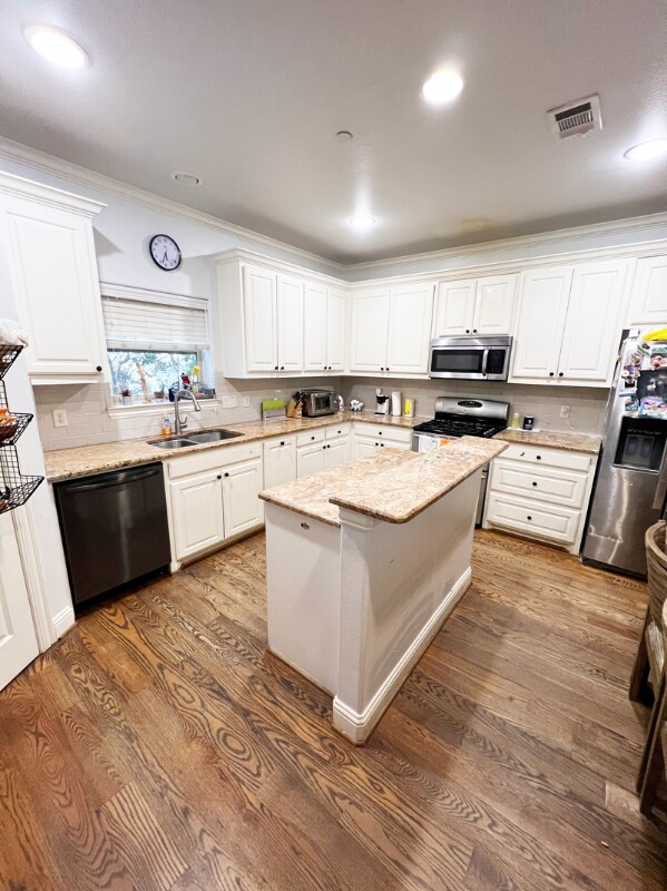 Foto del edificio - 3421 Normandy Ave