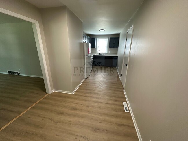 Foto del edificio - 10011 Bellaire Ave