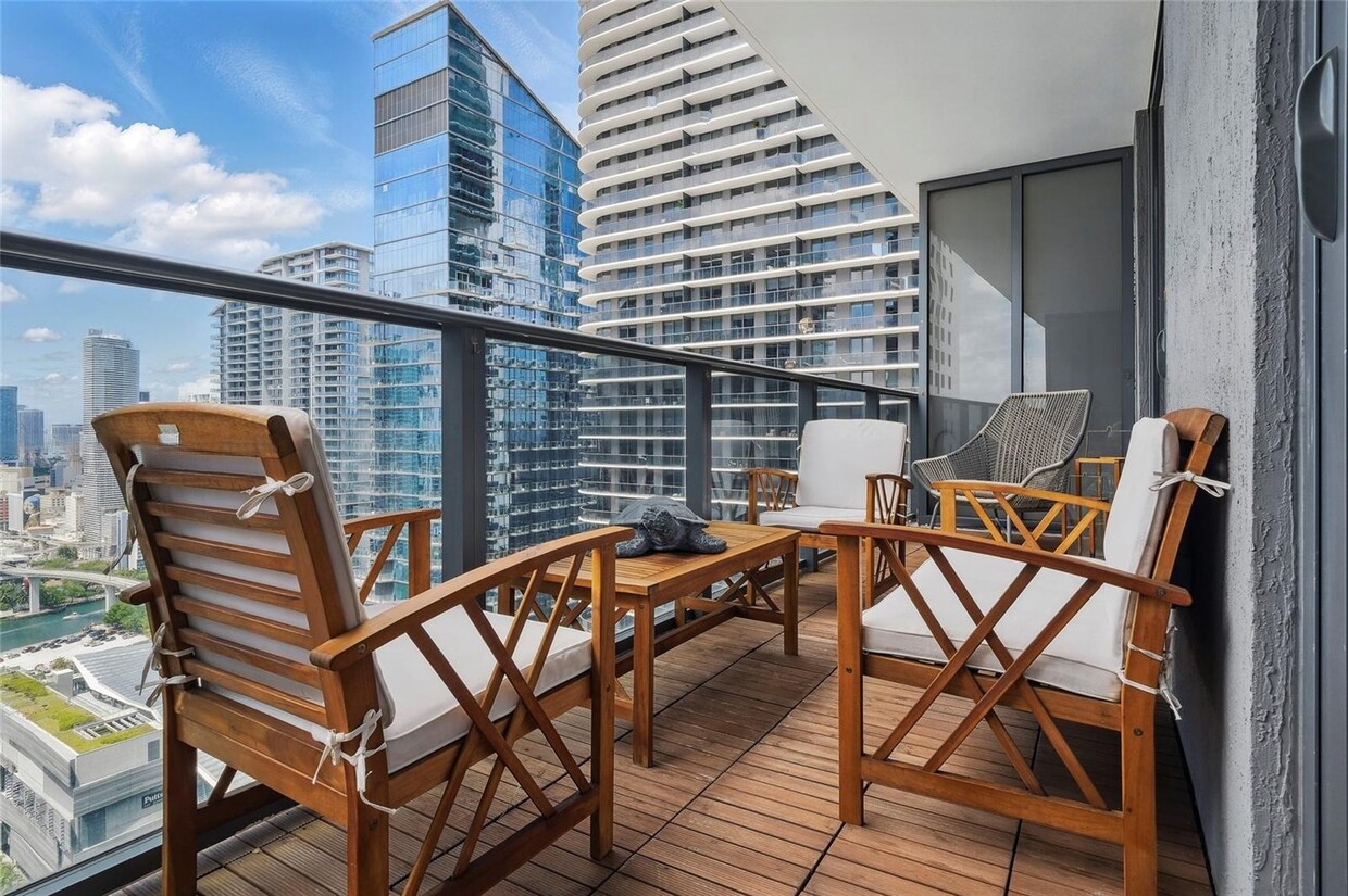 Foto principal - 45 SW 9th St