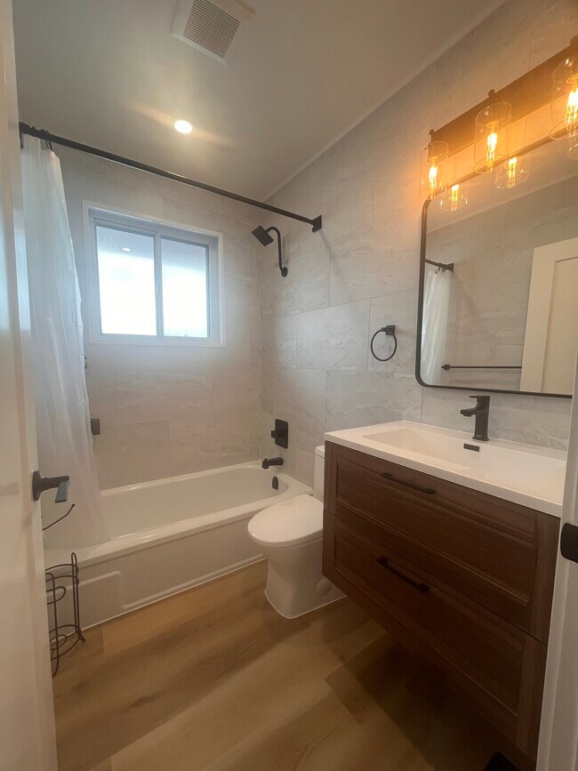 Building Photo - 96 Celestine Dr