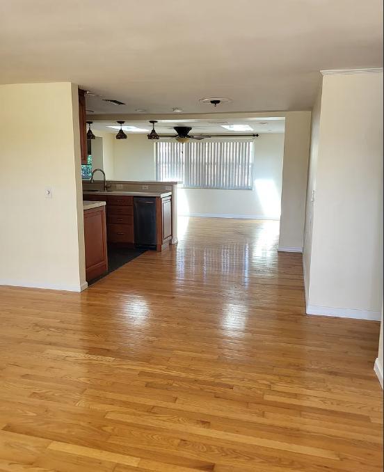 Building Photo - 5439 Portola Ave