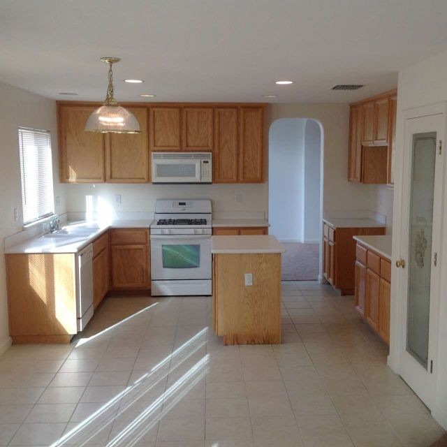 Foto del edificio - House For Rent in Ceres
