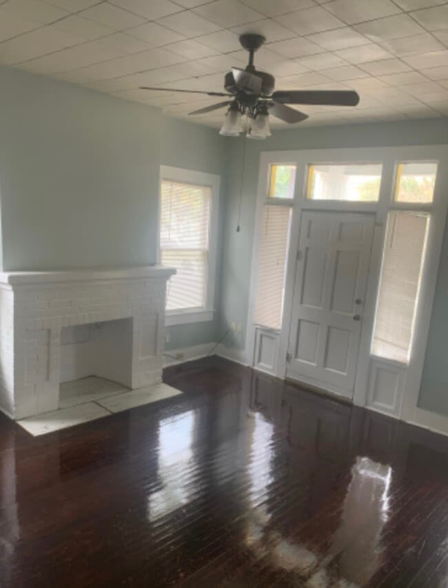 Building Photo - 210 E Arsenal St