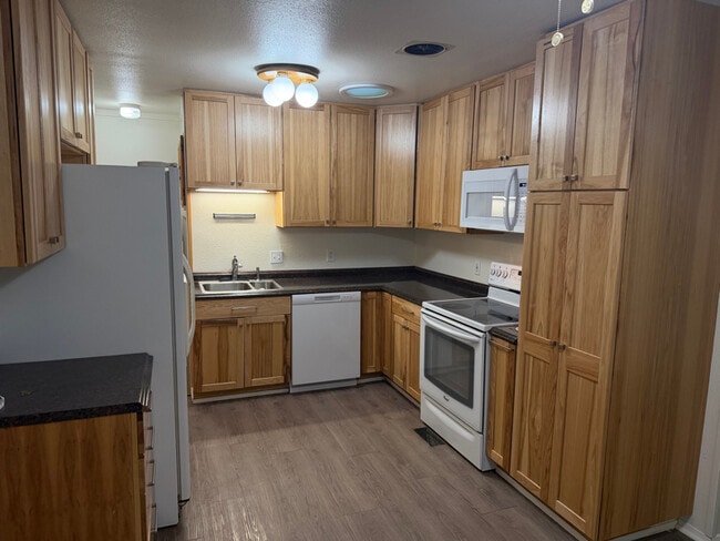 Foto del edificio - 1425 Farrell Ln