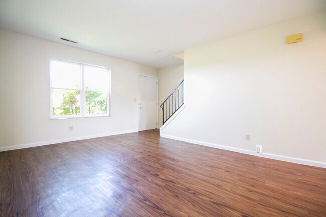 Building Photo - 7287 Ayers Rd