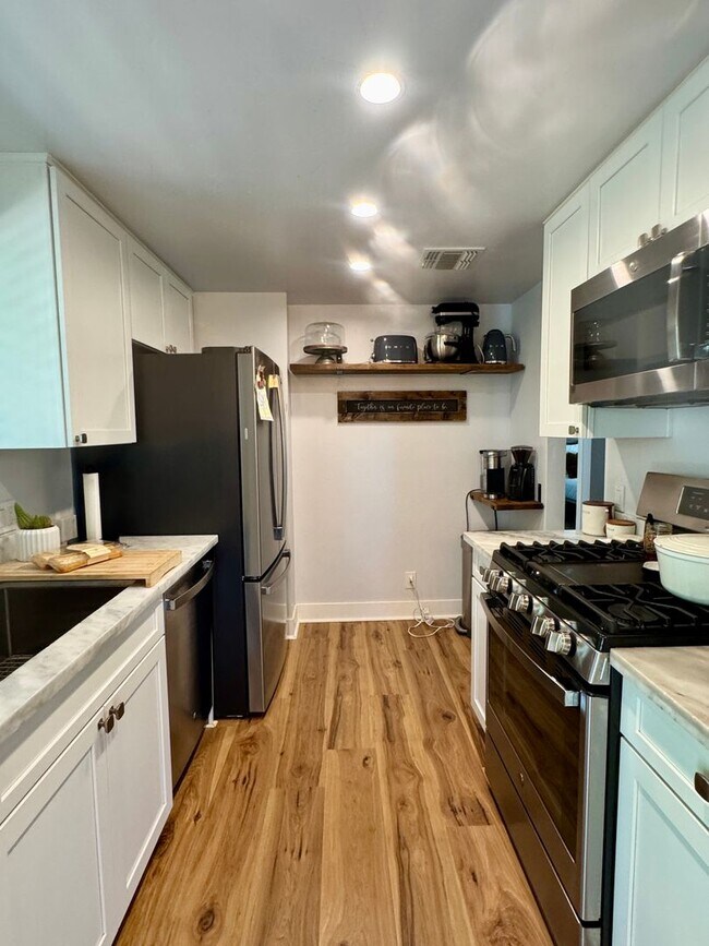Building Photo - 4425 Sierra Springs Dr