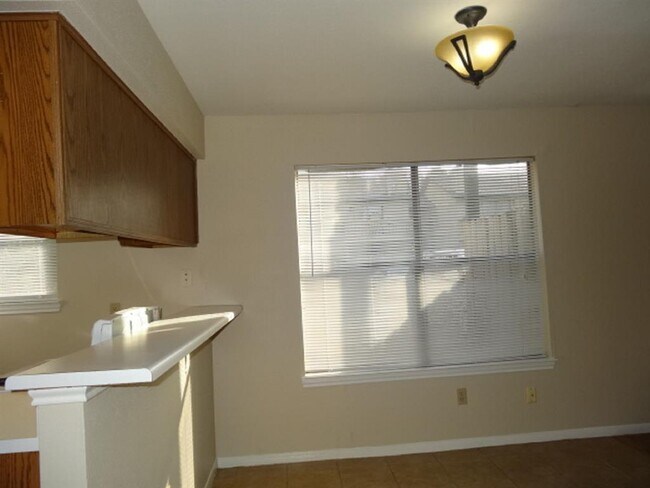 Building Photo - 3215 Hirschfield Rd