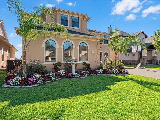Building Photo - 735 Pegasus Ln