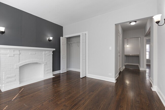 Foto del edificio - 1104 W Glenlake Ave