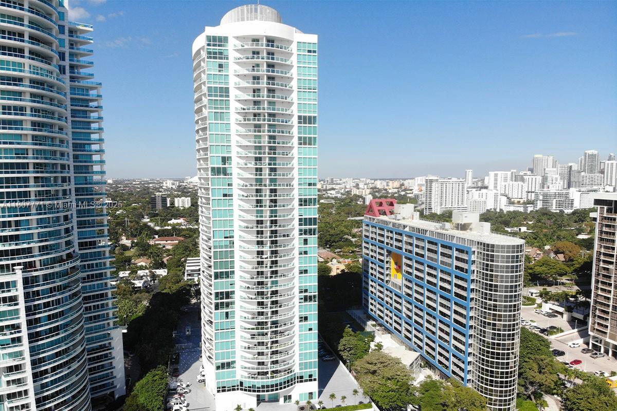 Primary Photo - 2101 Brickell Ave