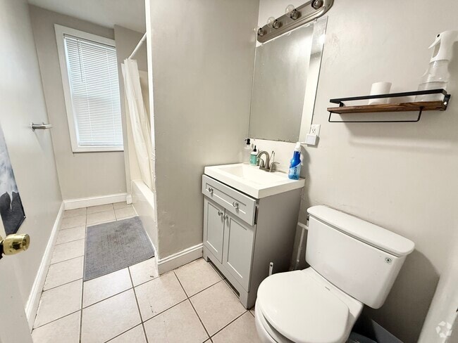Building Photo - 17 Cawfield St
