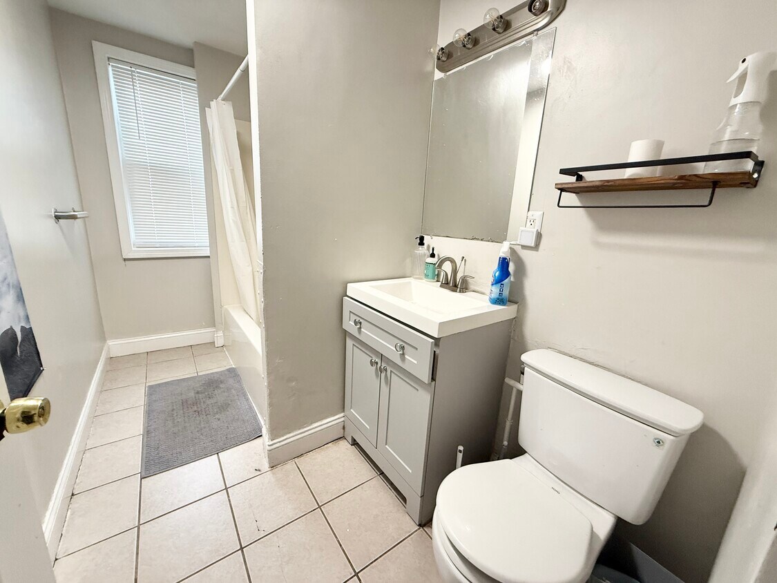 Primary Photo - 17 Cawfield St