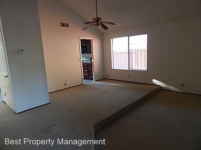 Building Photo - 3 br, 2.5 bath House - 32724 Regents Blvd