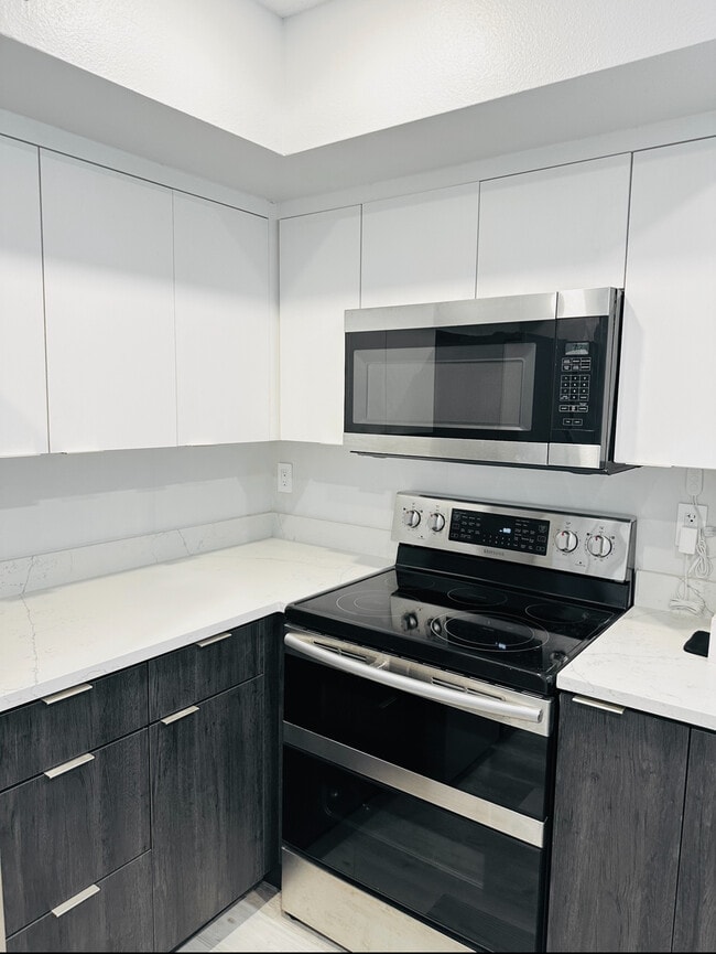 Building Photo - 2400 Feather Sound Dr