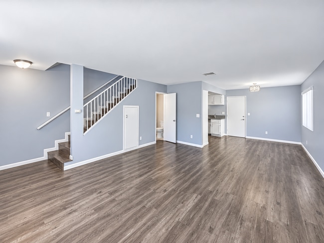 Building Photo - 20703 Roseton Ave