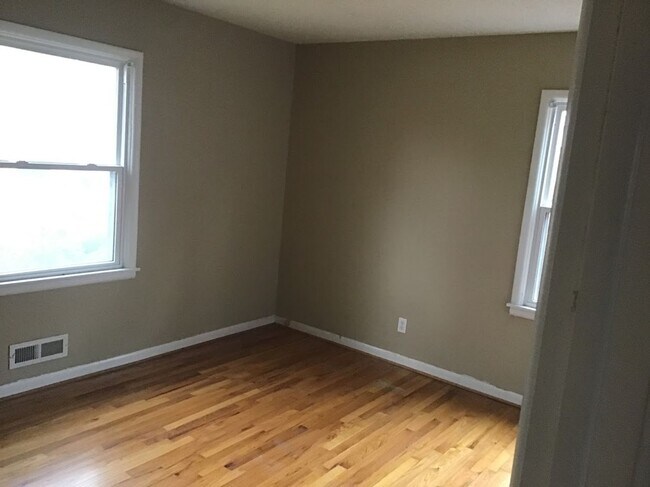Building Photo - COMING SOON! - Newly Renovated 3Bd, 2Bth i...