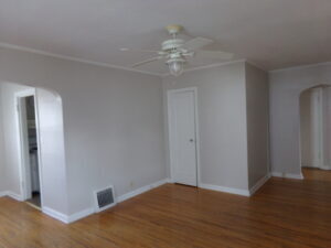 Building Photo - 2 Bedroom House Move in ready!