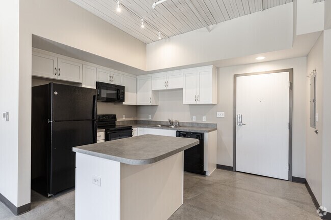 1HAB, 1BA - 645 ft² - Wheelhouse Lofts
