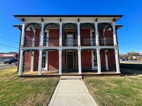 Building Photo - 301 N Main St