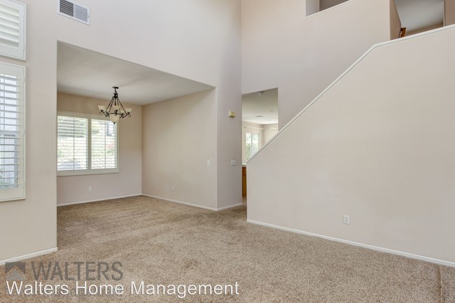 Building Photo - 3 br, 2.5 bath House - 719 Camino Magnifico