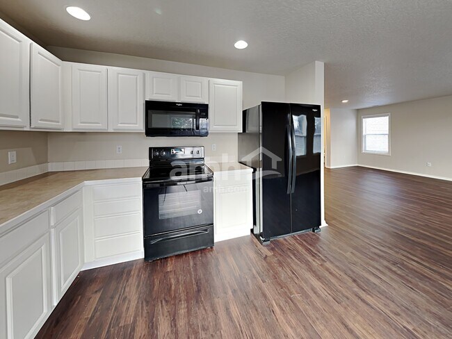 Building Photo - 6384 S White Cliff Ave