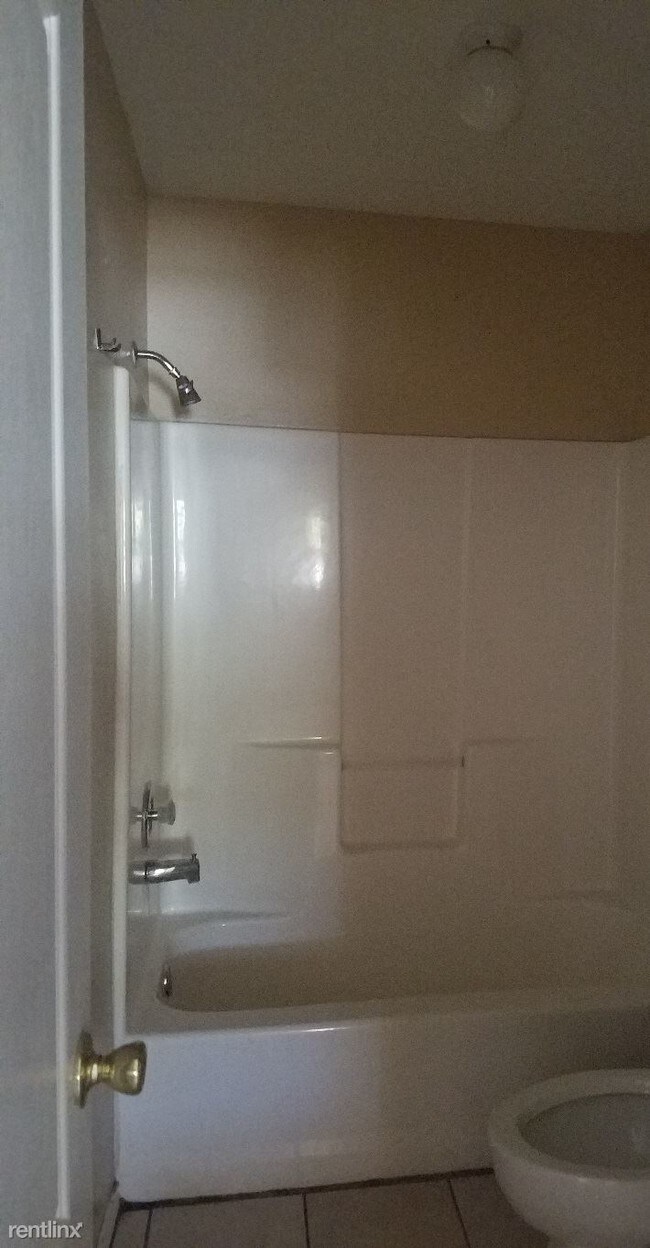 Building Photo - 1118 Encanto Ave