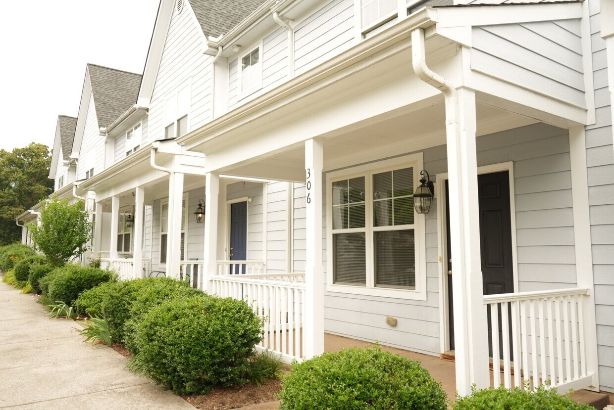 Primary Photo - 306 Marquette Ct