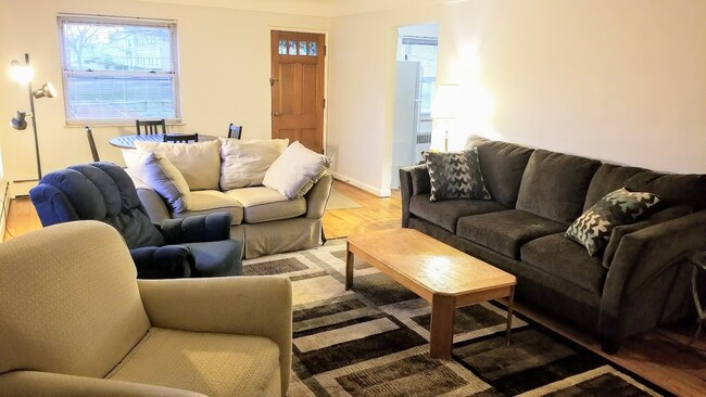 Foto del edificio - 4096 Longford Dr