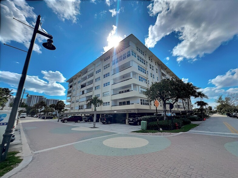 Foto principal - 401 Briny Avenue Unit 516