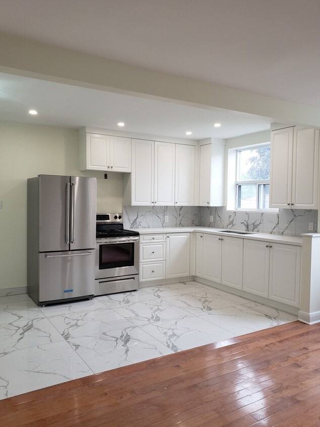 Primary Photo - Gorgeous Condo Style Unit