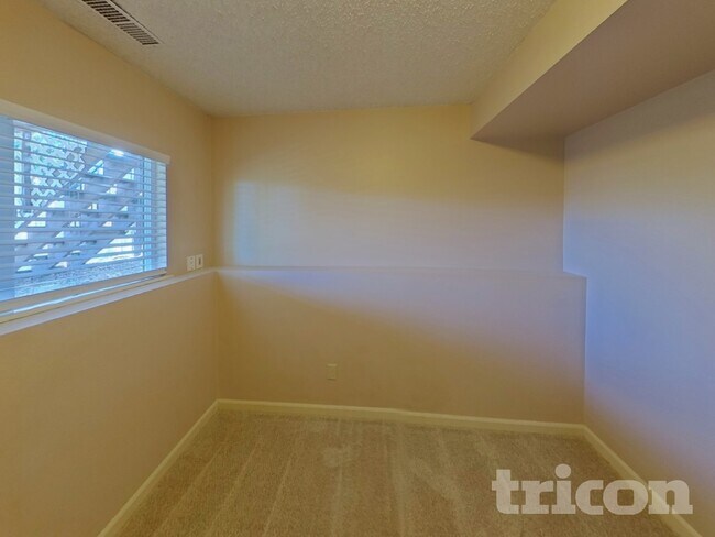 Foto del edificio - 7475 Churchwood Cir