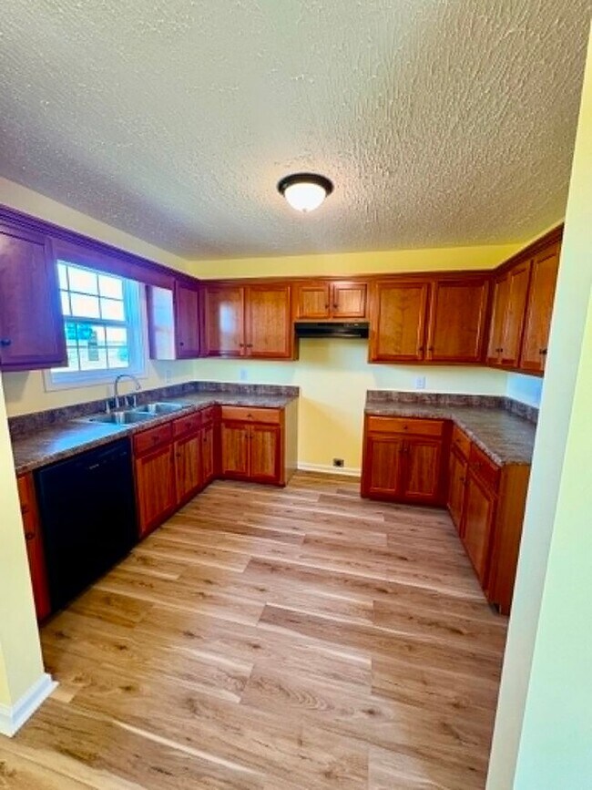 Foto del edificio - 225 Jack Hunt Rd