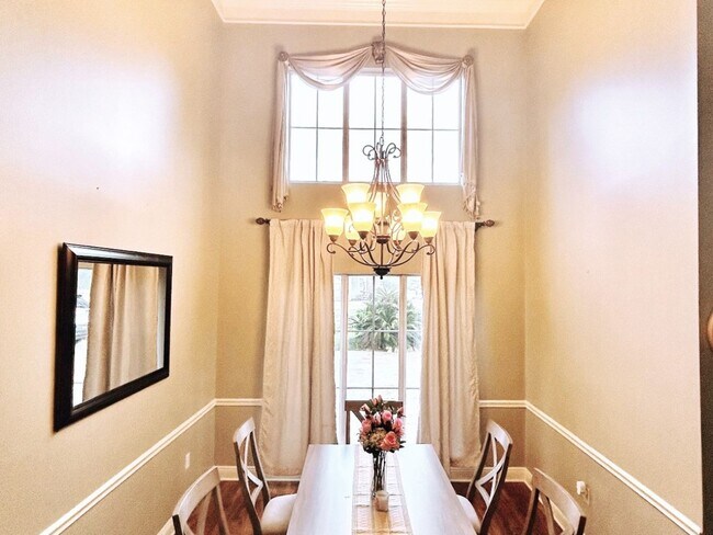 Building Photo - Beautiful 3 Bedroom Single Family Home in ...