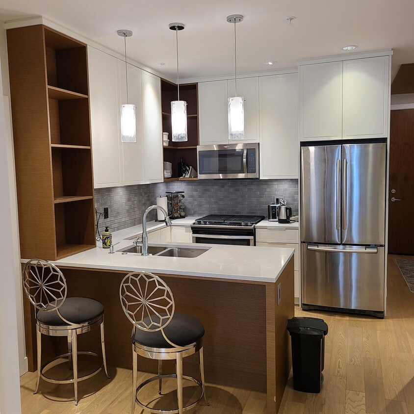 Photo principale - 1765 Oak Bay Ave