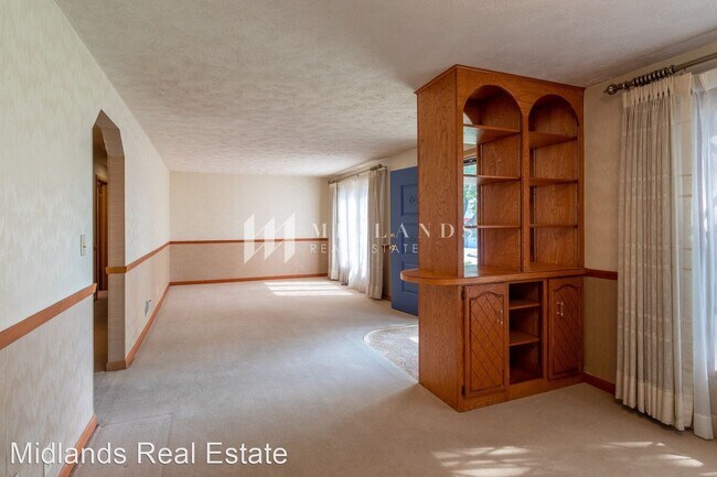 Building Photo - 3 br, 2 bath House - 8300 Park Dr.