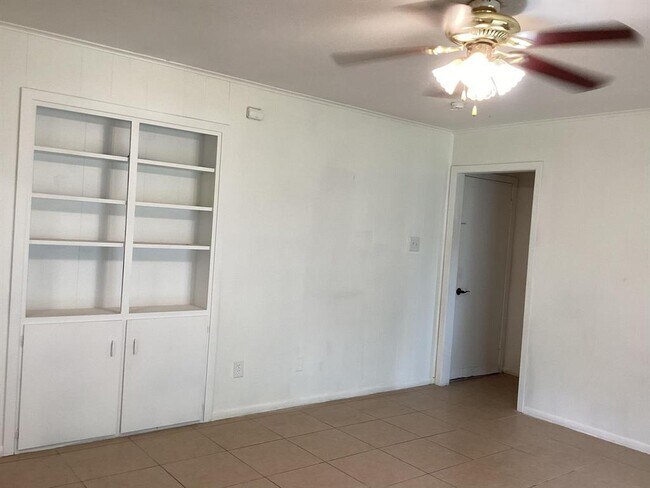 Foto del edificio - 7610 Croton Rd