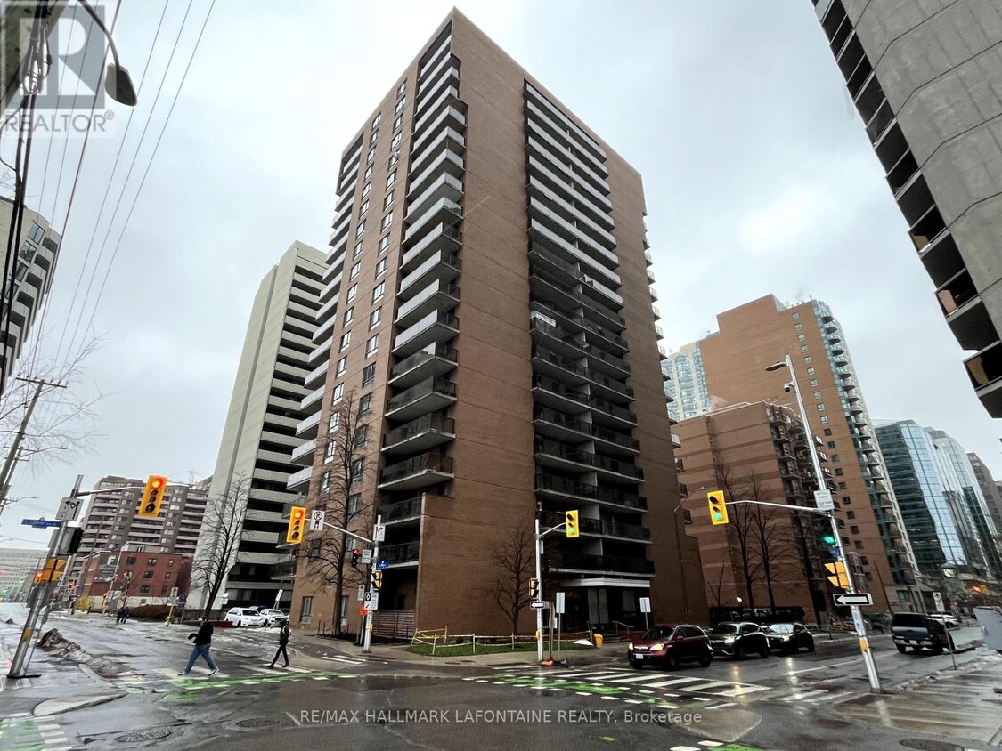 Photo principale - 475-475 Laurier Ave W