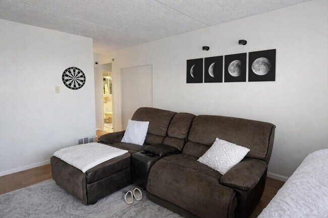 Foto del edificio - 200 Swanton St