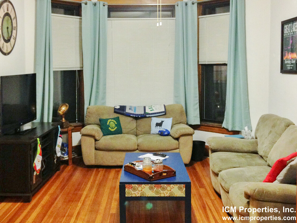Foto principal - 3350 N Kenmore Ave