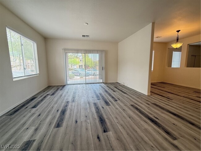 Building Photo - 813 Peachy Canyon Cir