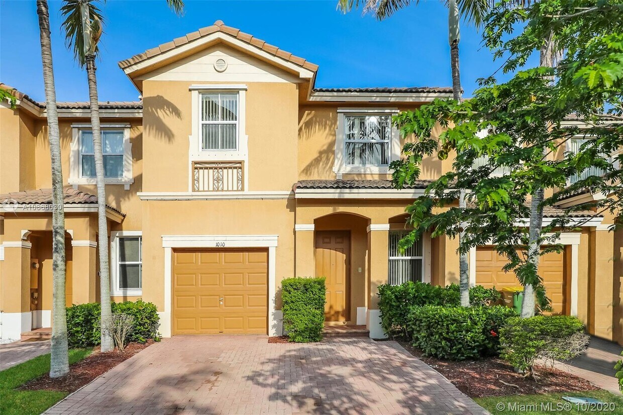 1010 NE 42nd Ave, Homestead, FL 33033 Townhome Rentals in Homestead